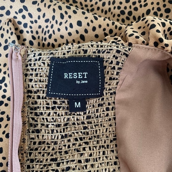 Reset By Jane Women’s Size Medium Tan Black Ruffle Shoulder Tie Waist Dress NEW - Picture 7 of 9